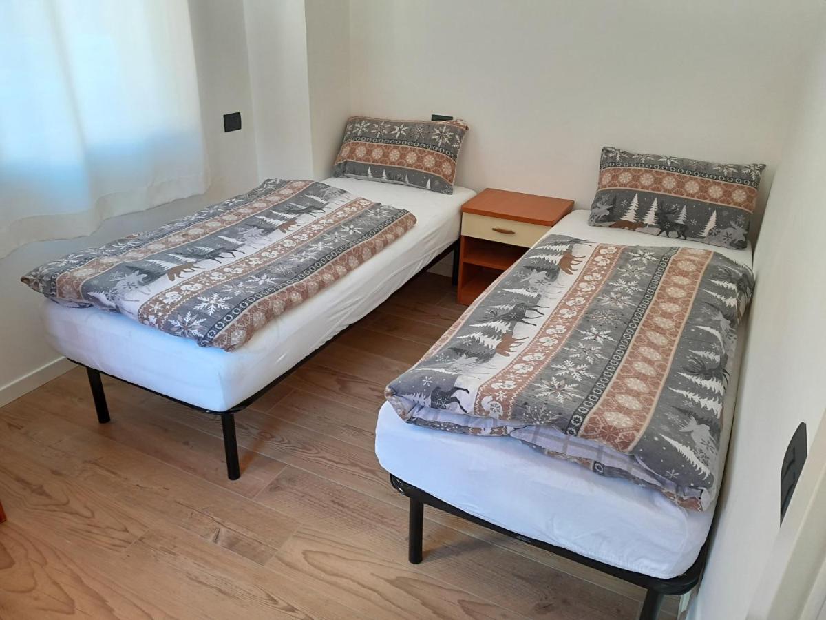 Paragole Pera Esterno foto
